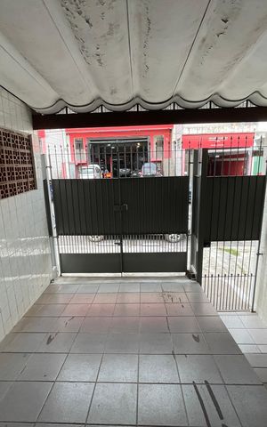 Casa à venda com 250m², 2 quartos e 3 vagas Casa à venda com 250m², 2 quartos e 3 vagasGaragem
