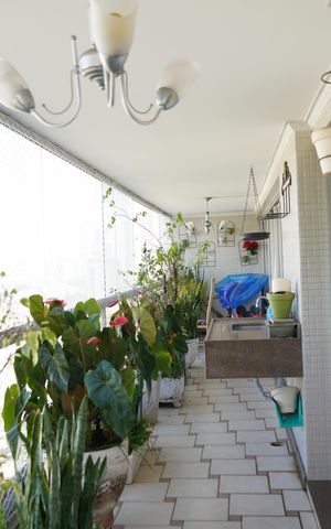 Apartamento para alugar com 160m², 3 quartos e 1 vagaSacada