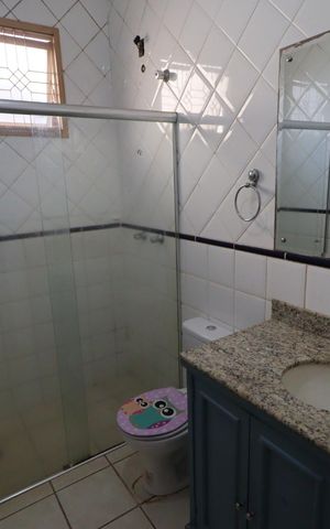 Casa para alugar com 450m², 4 quartos e 4 vagasBanheiro
