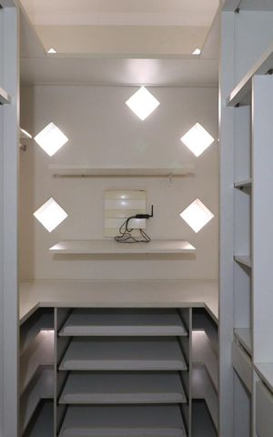 Casa para alugar com 450m², 4 quartos e 4 vagasCloset da suíte
