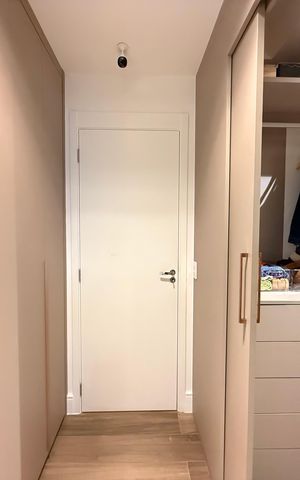 Apartamento à venda com 213m², 3 quartos e 4 vagas Apartamento à venda com 213m², 3 quartos e 4 vagasCloset