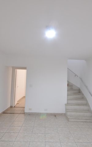 Casa para alugar com 200m², 3 quartos e 2 vagasSala
