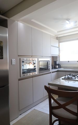 Apartamento à venda com 360m², 4 quartos e 2 vagasCozinha - Armários