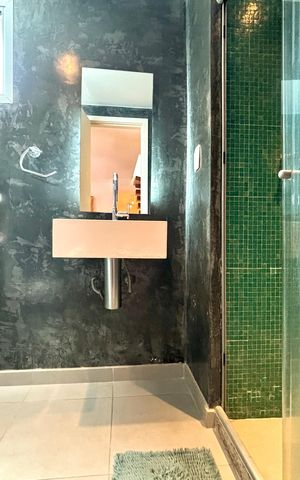 Apartamento para alugar com 180m², 2 quartos e 2 vagas Apartamento para alugar com 180m², 2 quartos e 2 vagasBanheiro social