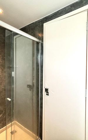Apartamento para alugar com 180m², 2 quartos e 2 vagas Apartamento para alugar com 180m², 2 quartos e 2 vagasBanheiro social