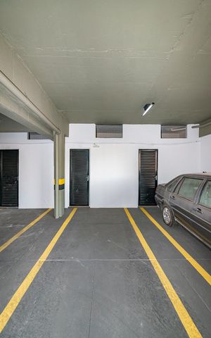 Apartamento à venda com 320m², 2 quartos e 3 vagas Apartamento à venda com 320m², 2 quartos e 3 vagasGaragem