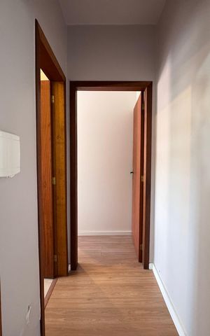 Casa à venda com 100m², 2 quartos e 2 vagas Casa à venda com 100m², 2 quartos e 2 vagasSala