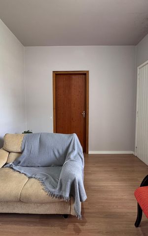 Casa à venda com 100m², 2 quartos e 2 vagas Casa à venda com 100m², 2 quartos e 2 vagasSala