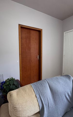 Casa à venda com 100m², 2 quartos e 2 vagas Casa à venda com 100m², 2 quartos e 2 vagasSala