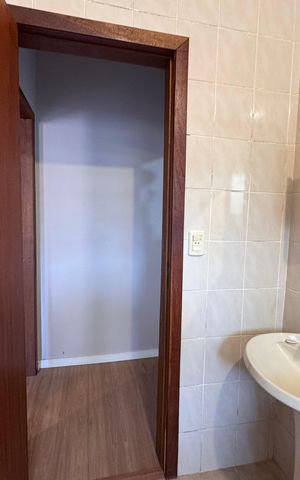 Casa à venda com 100m², 2 quartos e 2 vagas Casa à venda com 100m², 2 quartos e 2 vagasBanheiro