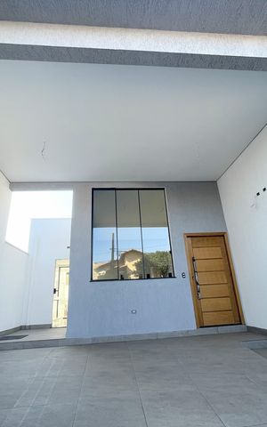 Casa à venda com 130m², 3 quartos e 2 vagasFachada