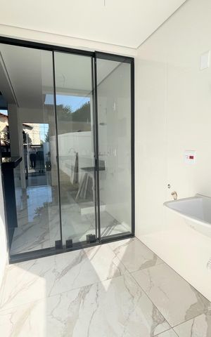 Casa à venda com 130m², 3 quartos e 2 vagasÁrea de Serviço