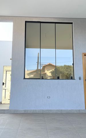 Casa à venda com 130m², 3 quartos e 2 vagasFachada