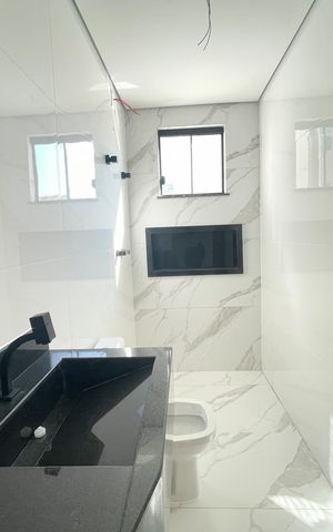 Casa à venda com 130m², 3 quartos e 2 vagasBanheiro Social