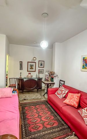 Casa à venda com 280m², 4 quartos e 2 vagas Casa à venda com 280m², 4 quartos e 2 vagasSala de Estar
