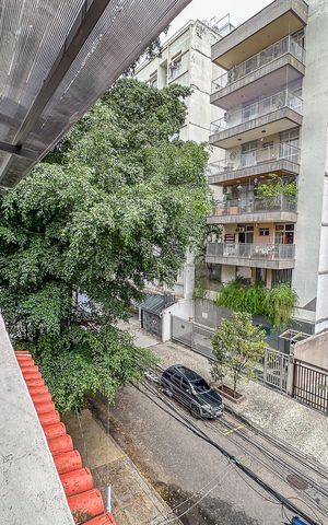 Casa à venda com 280m², 4 quartos e 2 vagas Casa à venda com 280m², 4 quartos e 2 vagasVaranda Suíte master