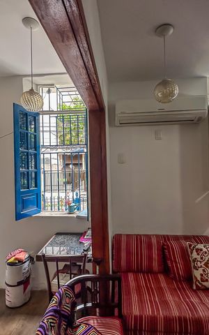 Casa à venda com 280m², 4 quartos e 2 vagas Casa à venda com 280m², 4 quartos e 2 vagasSala