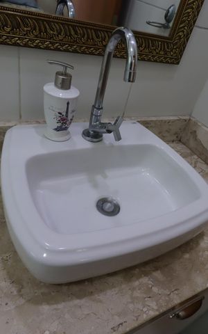 Apartamento à venda com 142m², 2 quartos e 1 vagaBanheiro da Suíte - Pia