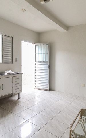 Casa à venda com 121m², 2 quartos e 1 vaga Casa à venda com 121m², 2 quartos e 1 vagaCozinha
