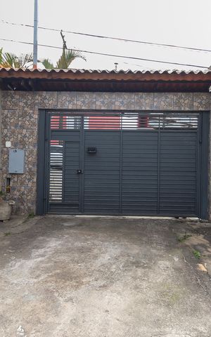 Casa à venda com 121m², 2 quartos e 1 vaga Casa à venda com 121m², 2 quartos e 1 vagaGaragem