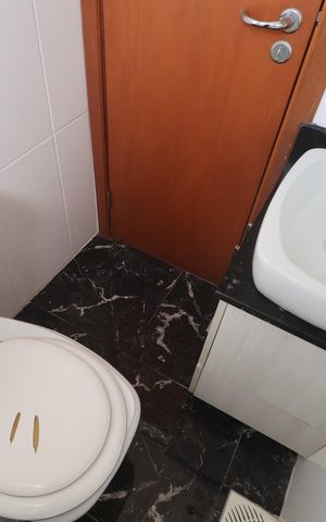 Casa à venda com 355m², 5 quartos e 4 vagasBanheiro suíte- Casa 2