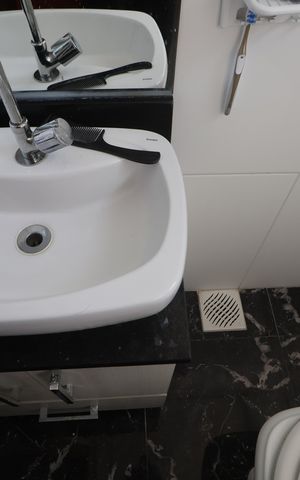 Casa à venda com 355m², 5 quartos e 4 vagasBanheiro suíte- Casa 2