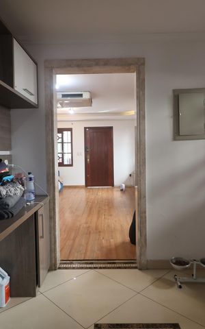 Casa à venda com 355m², 5 quartos e 4 vagasEscritório
