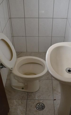 Casa de condomínio à venda com 105m², 3 quartos e 2 vagasBanheiro de Serviço