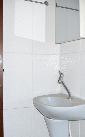 Casa de condomínio à venda com 105m², 3 quartos e 2 vagasBanheiro Social