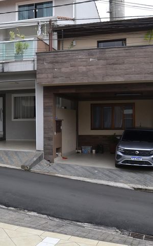 Casa de condomínio à venda com 105m², 3 quartos e 2 vagasVista Sala