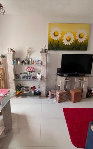 Apartamento à venda com 60m², 3 quartos e 1 vaga Apartamento à venda com 60m², 3 quartos e 1 vagaSala