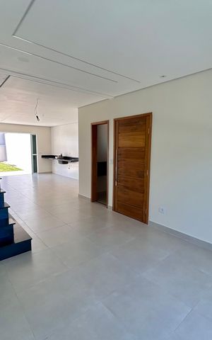 Casa à venda com 135m², 4 quartos e 3 vagas Casa à venda com 135m², 4 quartos e 3 vagasSala