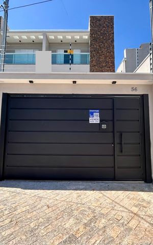 Casa à venda com 135m², 4 quartos e 3 vagas Casa à venda com 135m², 4 quartos e 3 vagasFachada