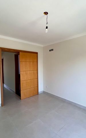 Casa à venda com 135m², 4 quartos e 3 vagas Casa à venda com 135m², 4 quartos e 3 vagasSuíte 1