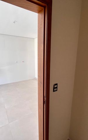 Casa à venda com 135m², 4 quartos e 3 vagas Casa à venda com 135m², 4 quartos e 3 vagasDespensa