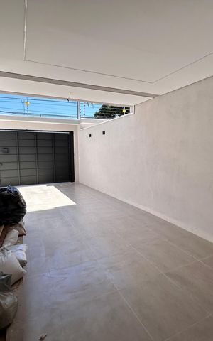 Casa à venda com 135m², 4 quartos e 3 vagas Casa à venda com 135m², 4 quartos e 3 vagasGaragem