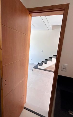 Casa à venda com 135m², 4 quartos e 3 vagas Casa à venda com 135m², 4 quartos e 3 vagasLavabo