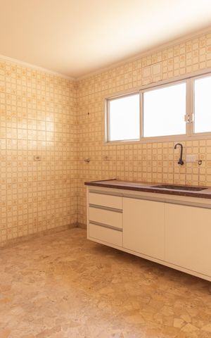 Casa à venda com 200m², 3 quartos e 2 vagas Casa à venda com 200m², 3 quartos e 2 vagasCozinha