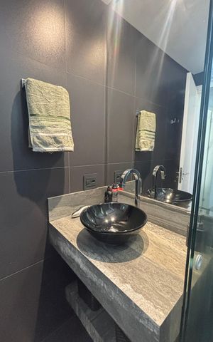 Apartamento à venda com 97m², 2 quartos e 3 vagas Apartamento à venda com 97m², 2 quartos e 3 vagasBanheiro Social