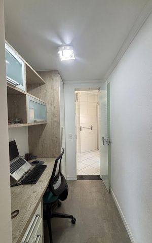 Apartamento à venda com 97m², 2 quartos e 3 vagas Apartamento à venda com 97m², 2 quartos e 3 vagasEscritório