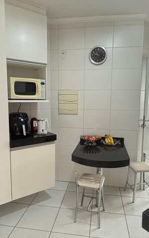 Apartamento à venda com 97m², 2 quartos e 3 vagas Apartamento à venda com 97m², 2 quartos e 3 vagasCozinha