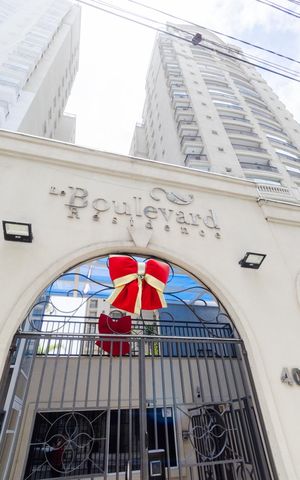 Apartamento à venda com 97m², 2 quartos e 3 vagas Apartamento à venda com 97m², 2 quartos e 3 vagasFachada