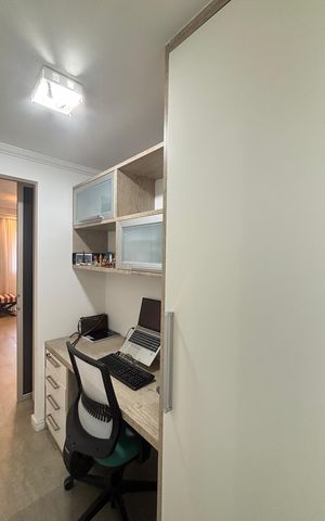 Apartamento à venda com 97m², 2 quartos e 3 vagas Apartamento à venda com 97m², 2 quartos e 3 vagasEscritório