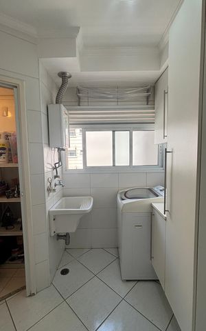 Apartamento à venda com 97m², 2 quartos e 3 vagas Apartamento à venda com 97m², 2 quartos e 3 vagasÁrea de Serviço