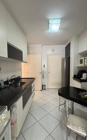 Apartamento à venda com 97m², 2 quartos e 3 vagas Apartamento à venda com 97m², 2 quartos e 3 vagasCozinha