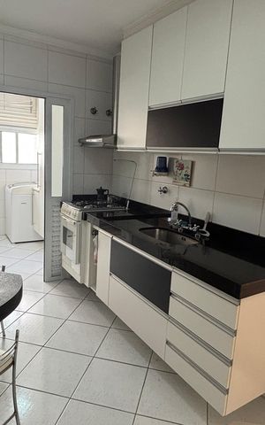 Apartamento à venda com 97m², 2 quartos e 3 vagas Apartamento à venda com 97m², 2 quartos e 3 vagasCozinha