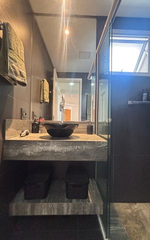 Apartamento à venda com 97m², 2 quartos e 3 vagas Apartamento à venda com 97m², 2 quartos e 3 vagasBanheiro Social