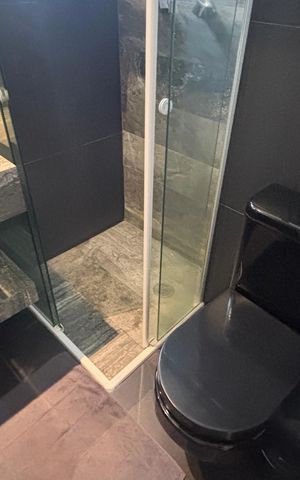 Apartamento à venda com 97m², 2 quartos e 3 vagas Apartamento à venda com 97m², 2 quartos e 3 vagasBanheiro Social