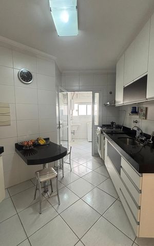 Apartamento à venda com 97m², 2 quartos e 3 vagas Apartamento à venda com 97m², 2 quartos e 3 vagasCozinha