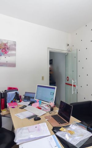 Casa à venda com 180m², 2 quartos e sem vaga Casa à venda com 180m², 2 quartos e sem vagaQuarto 1